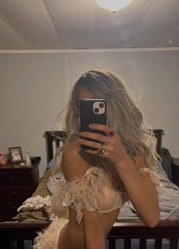 Indiedasies, 25 Mixed female escort, Kelowna